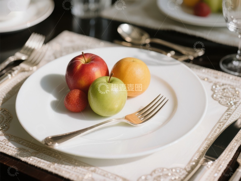 高清大图下载【趣麦麦图】精致餐桌上的水果与餐具