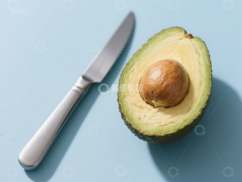 高清大图下载【趣麦麦图】切开的牛油果与刀具