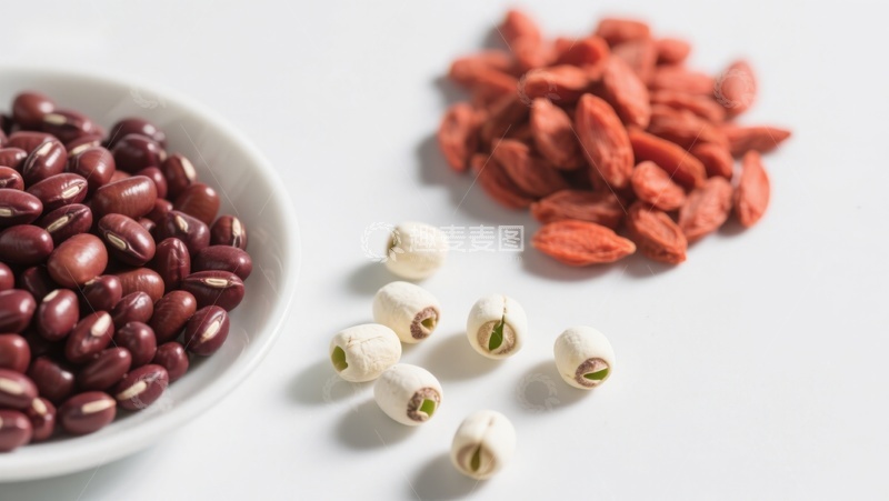 高清大图下载【趣麦麦图】红豆、莲子与枸杞的健康组合