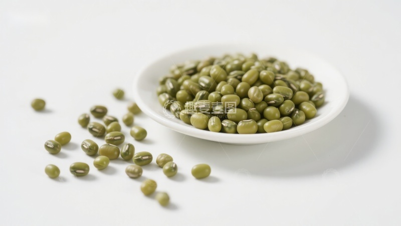 高清大图下载【趣麦麦图】碗中的绿豆散落桌面