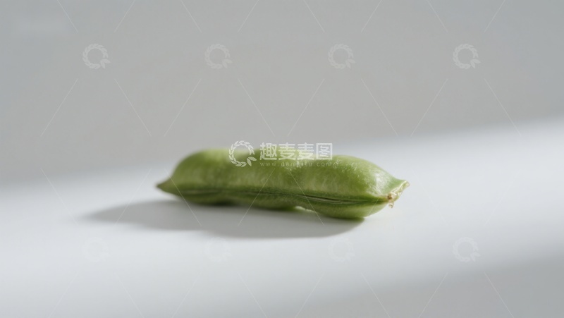 高清大图下载【趣麦麦图】单颗绿色豆荚静置于白色背景