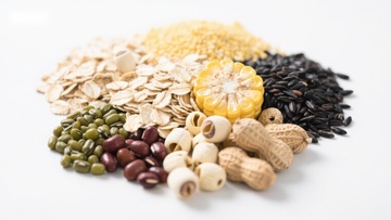 多种谷物与坚果的组合