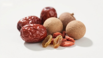 干果组合：红枣、桂圆与枸杞