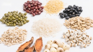 多种谷物与豆类的展示