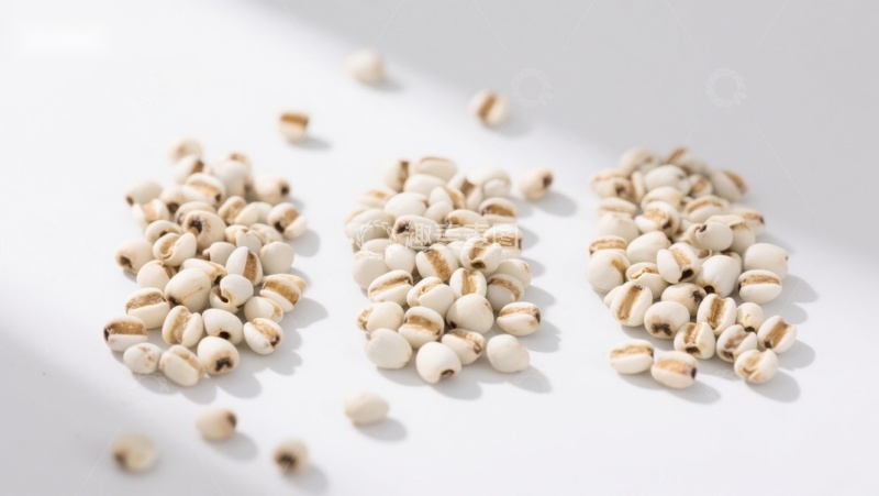 高清大图下载【趣麦麦图】三堆整齐排列的白色豆粒