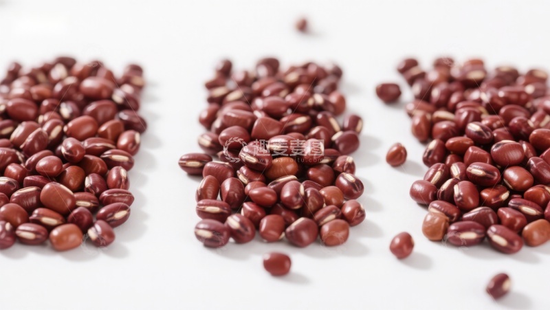 高清大图下载【趣麦麦图】三堆红豆整齐排列