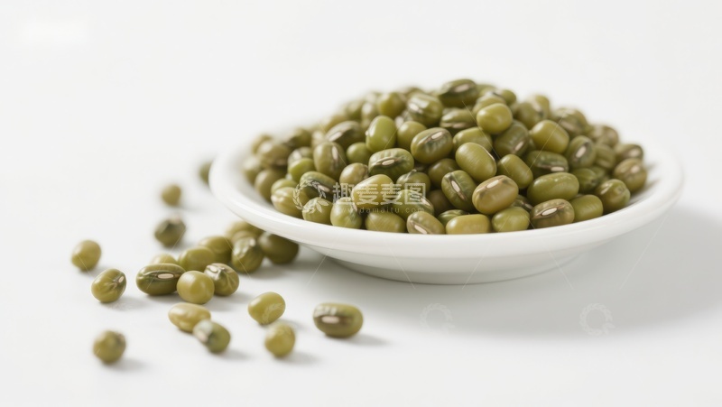 高清大图下载【趣麦麦图】碗中的绿豆散落桌面