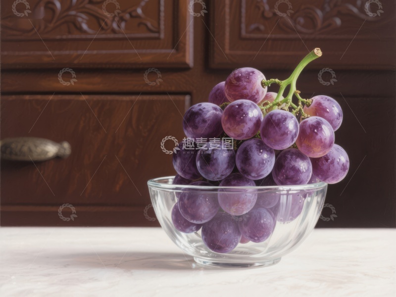 高清大图下载【趣麦麦图】透明碗中的紫葡萄