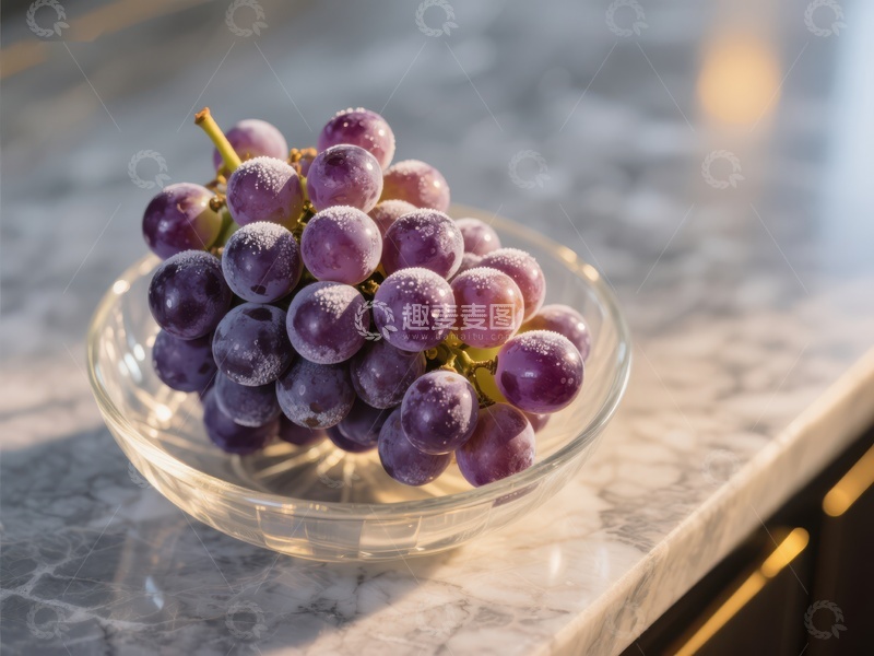 高清大图下载【趣麦麦图】透明碗中的紫葡萄