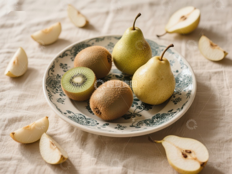 高清大图下载【趣麦麦图】盘中猕猴桃与梨的静物组合