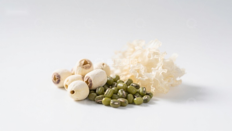 高清大图下载【趣麦麦图】莲子、绿豆与银耳的静物组合