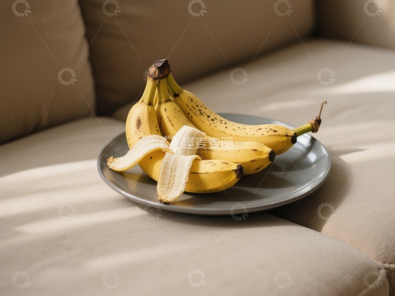 高清大图下载【趣麦麦图】盘中香蕉，阳光洒落