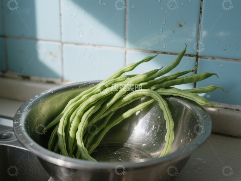 高清大图下载【趣麦麦图】新鲜四季豆置于不锈钢盆中