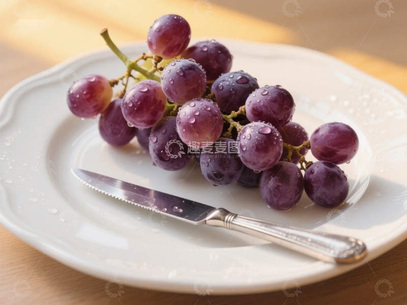 高清大图下载【趣麦麦图】盘中紫葡萄与刀具