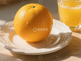 新鲜橙子与橙汁的静谧组合
