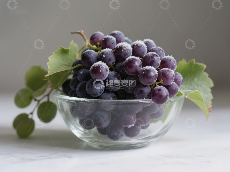 高清大图下载【趣麦麦图】透明碗中的紫葡萄