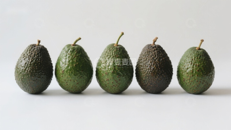 高清大图下载【趣麦麦图】五个排列整齐的牛油果