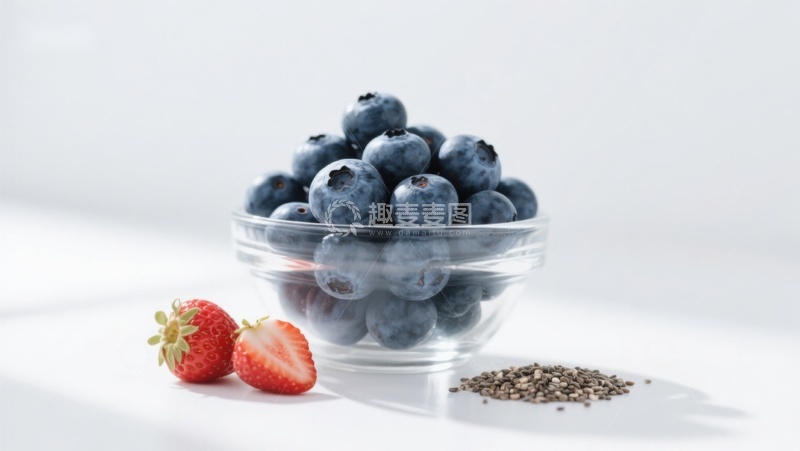 高清大图下载【趣麦麦图】蓝莓草莓与奇亚籽的健康组合