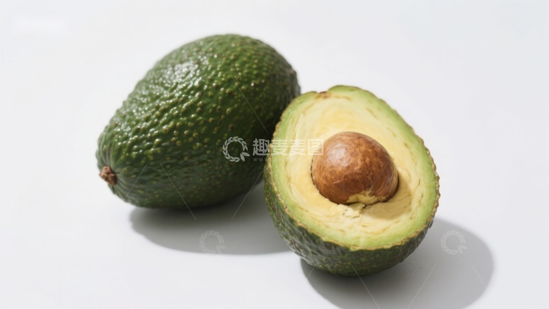 高清大图下载【趣麦麦图】新鲜牛油果，一半切开展示果核