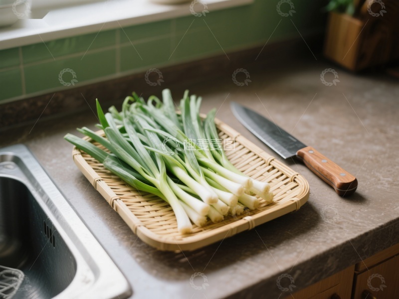 高清大图下载【趣麦麦图】厨房台面上的葱与刀具