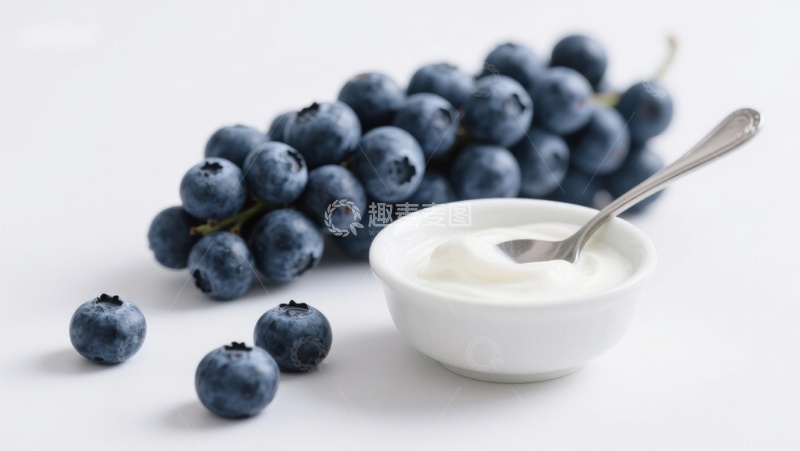 高清大图下载【趣麦麦图】蓝莓与酸奶的健康搭配