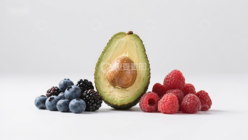 高清大图下载【趣麦麦图】新鲜水果组合：牛油果、蓝莓与覆盆子