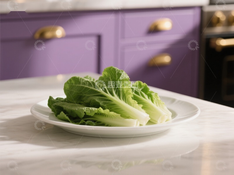 高清大图下载【趣麦麦图】紫色橱柜旁的生菜盘
