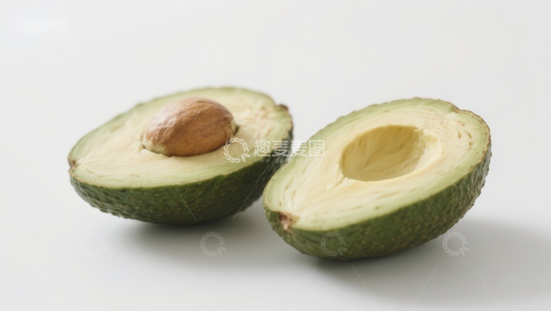 高清大图下载【趣麦麦图】切开的牛油果展示果肉与果核