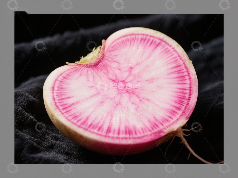 高清大图下载【趣麦麦图】切开的粉红萝卜，展示独特纹理