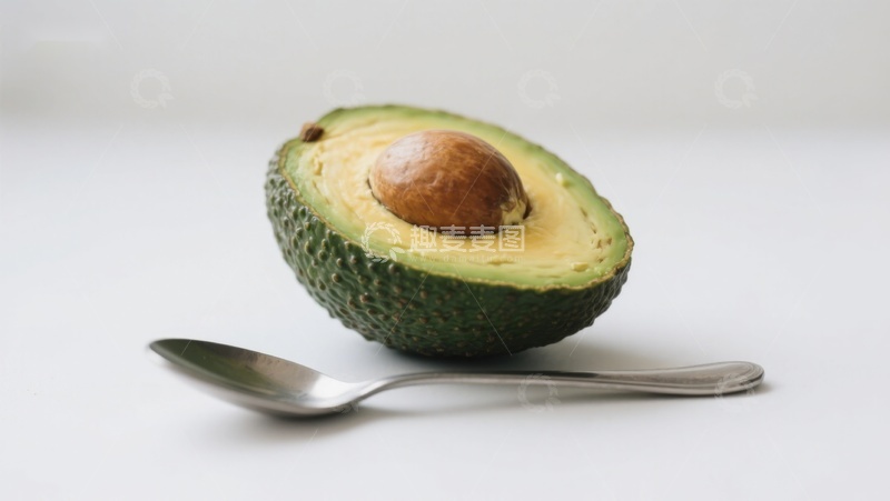高清大图下载【趣麦麦图】切开的牛油果与勺子