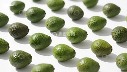 排列整齐的青色小果实