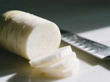 切片白萝卜与刀具