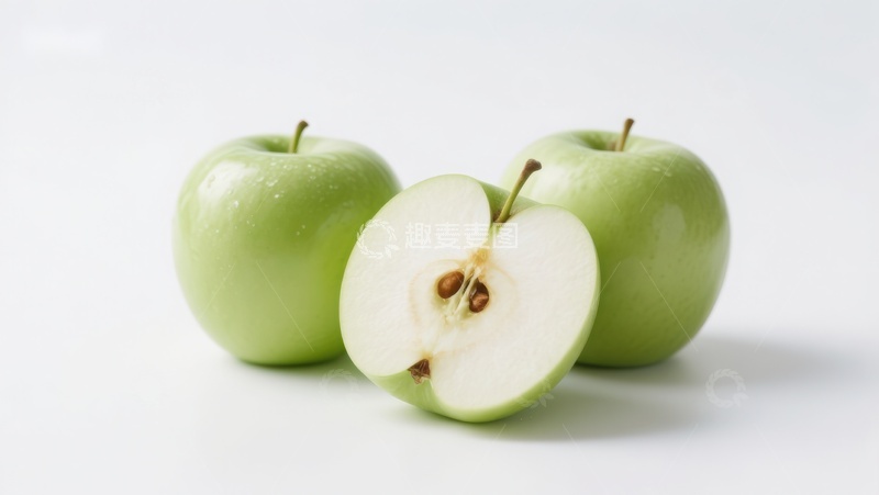 高清大图下载【趣麦麦图】新鲜青苹果，一个切开展示果核