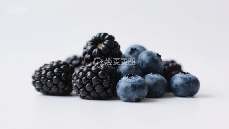 高清大图下载【趣麦麦图】蓝莓与黑莓的静物组合