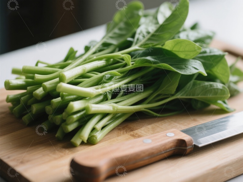 高清大图下载【趣麦麦图】新鲜空心菜与木制砧板