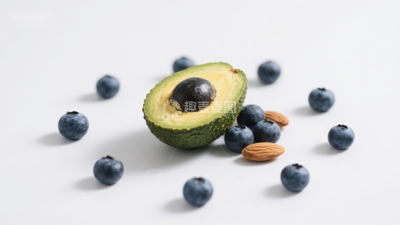 高清大图下载【趣麦麦图】牛油果与蓝莓的健康组合