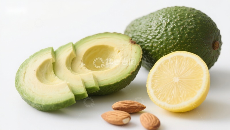 高清大图下载【趣麦麦图】新鲜牛油果切片与柠檬杏仁