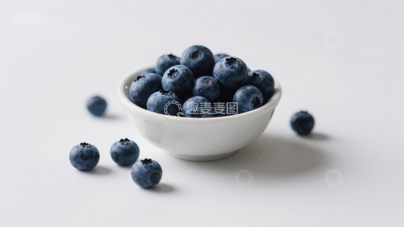 高清大图下载【趣麦麦图】新鲜蓝莓盛于白色小碗