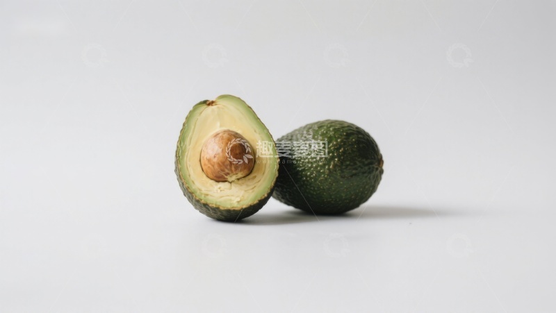 高清大图下载【趣麦麦图】新鲜牛油果切半展示