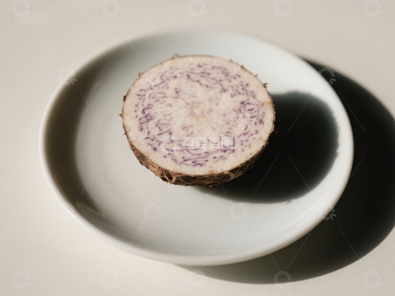 高清大图下载【趣麦麦图】切片芋头置于白色盘中