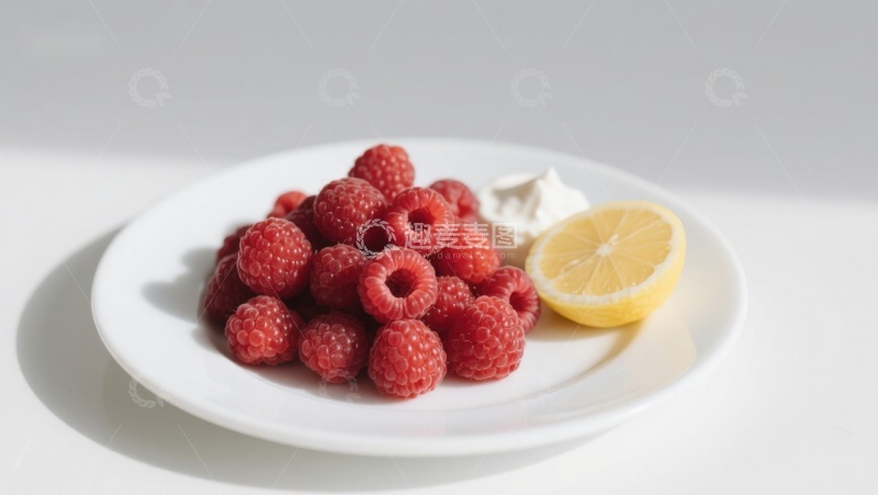 高清大图下载【趣麦麦图】新鲜覆盆子配柠檬与奶油
