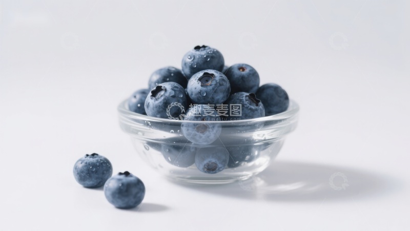 高清大图下载【趣麦麦图】玻璃碗中的新鲜蓝莓