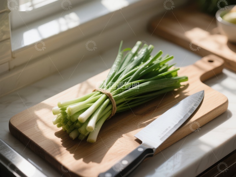高清大图下载【趣麦麦图】新鲜葱束与刀具置于砧板上