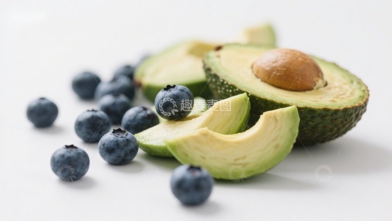 高清大图下载【趣麦麦图】新鲜蓝莓与切片牛油果