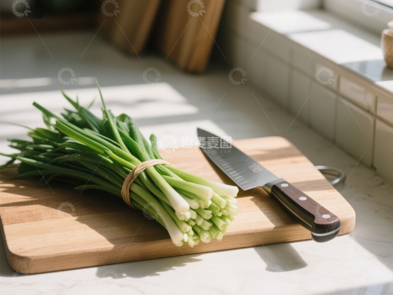 高清大图下载【趣麦麦图】新鲜葱束与刀具置于砧板上