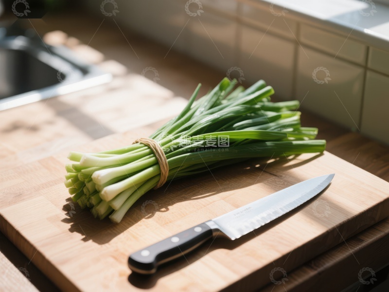 高清大图下载【趣麦麦图】-厨房案板上的青葱与刀具
