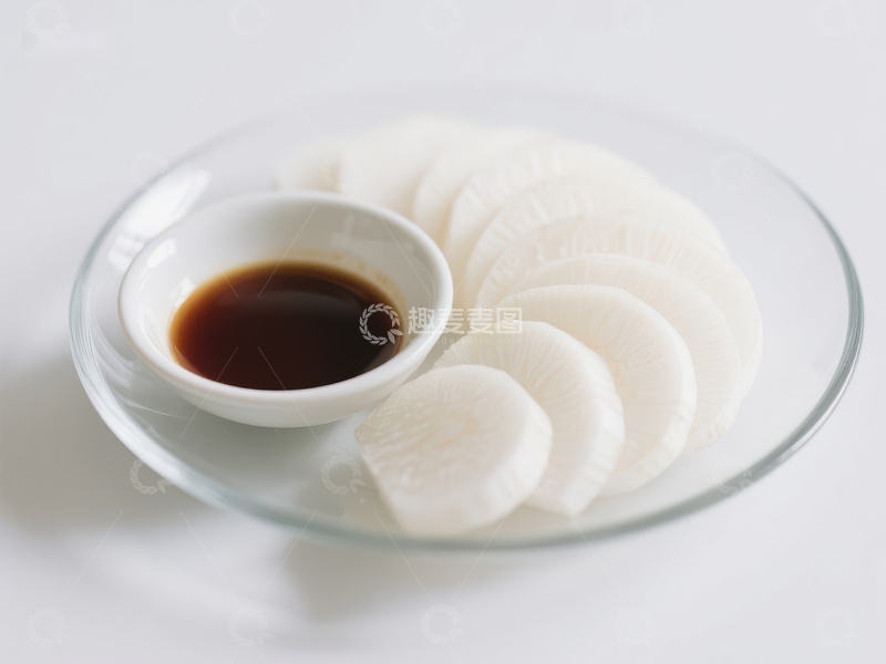 高清大图下载【趣麦麦图】白萝卜片配酱油碟