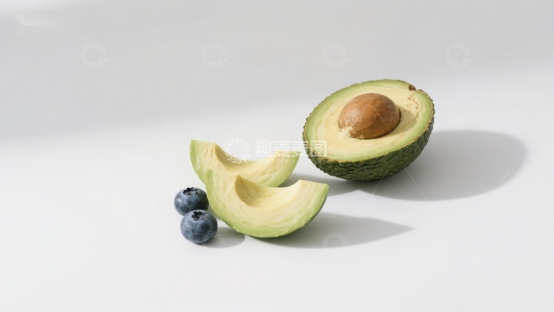 高清大图下载【趣麦麦图】切开的牛油果与蓝莓