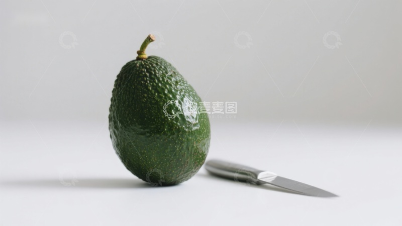 高清大图下载【趣麦麦图】新鲜牛油果与小刀静置