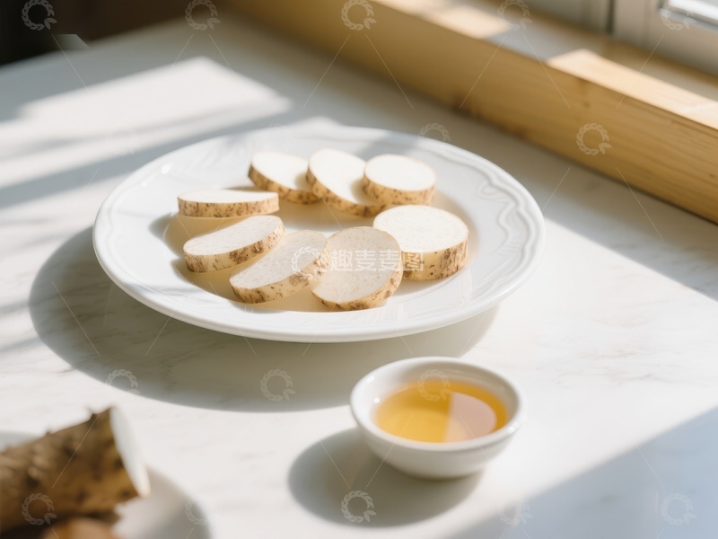 高清大图下载【趣麦麦图】切片山药与蜂蜜，阳光下的清新美食
